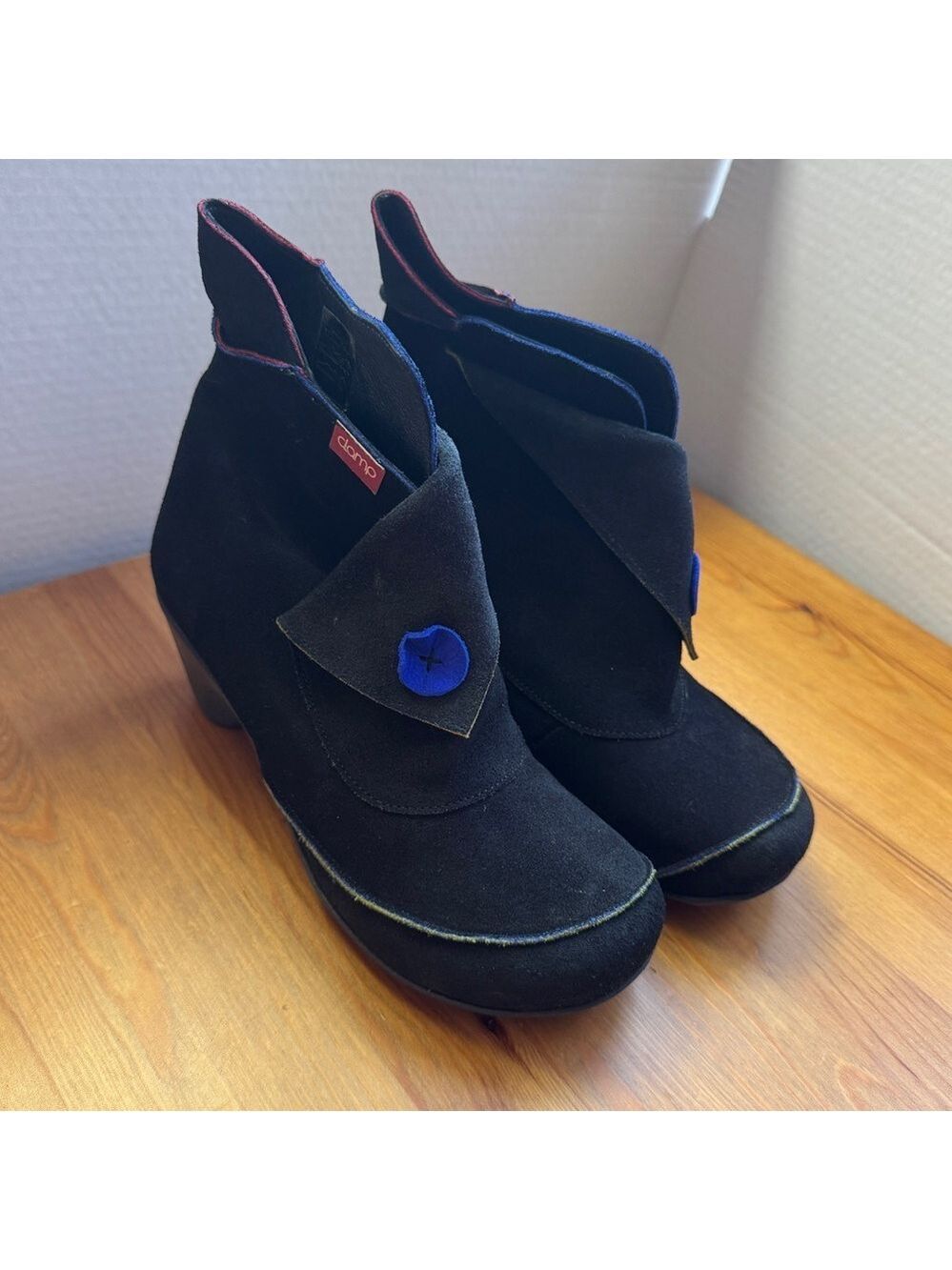 Clamp black suede booties size 37